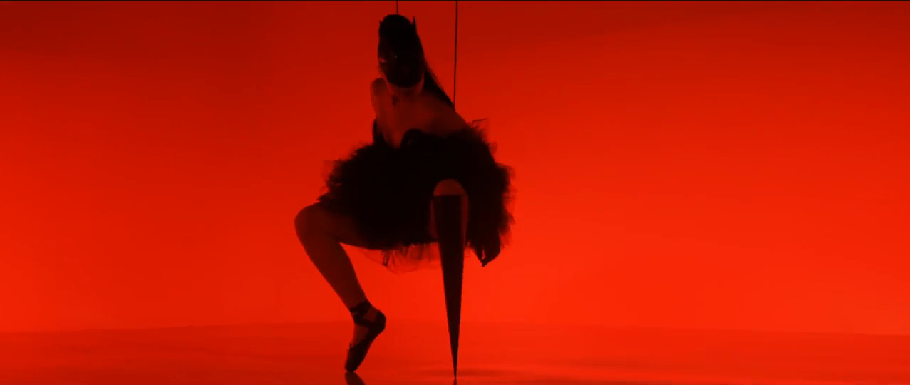 Viktoria Modesta - Prototype (Клип девушки с одной ногой) онлайн